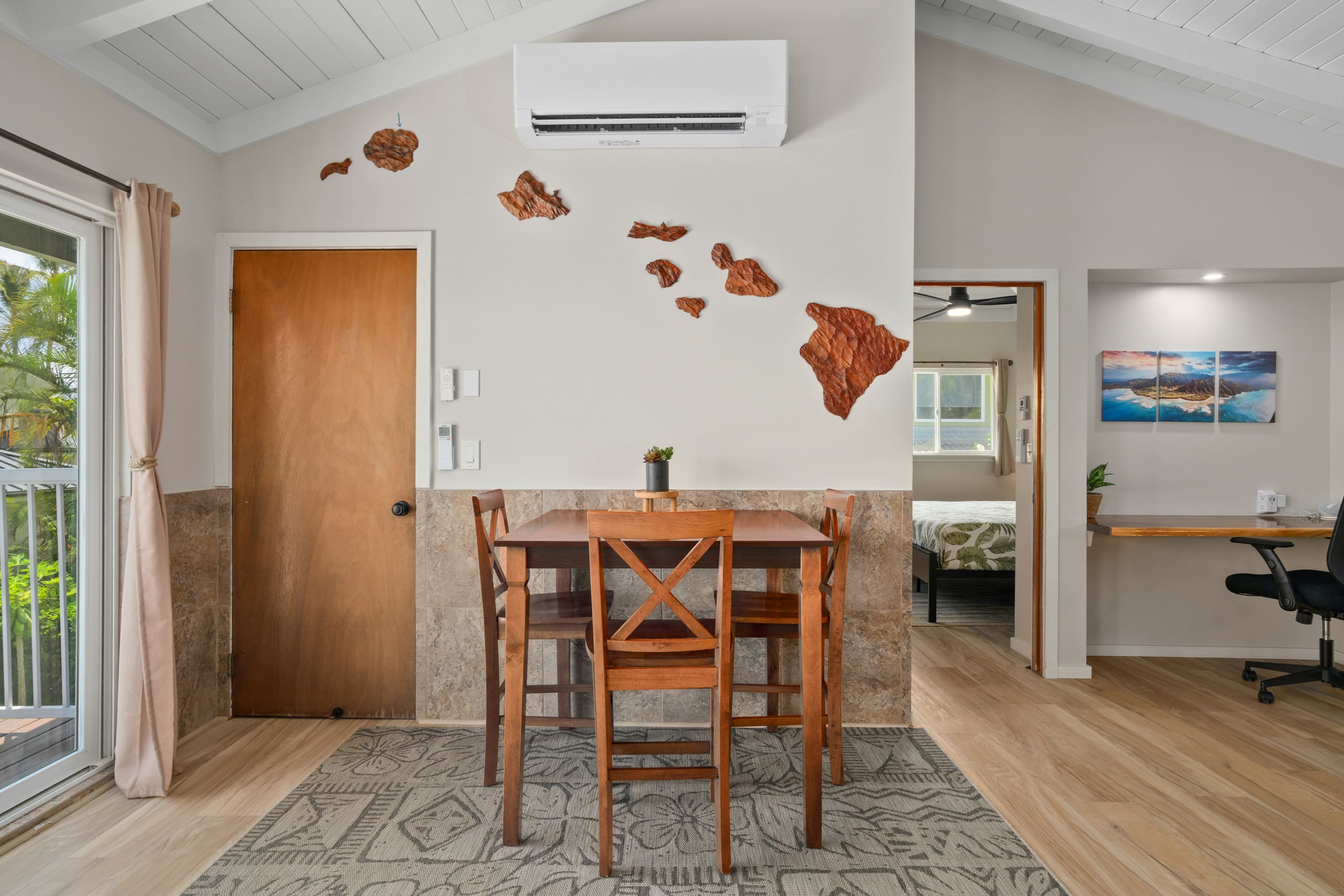 Couple's Kauai Cliffside Retreat with A/C - Image 14