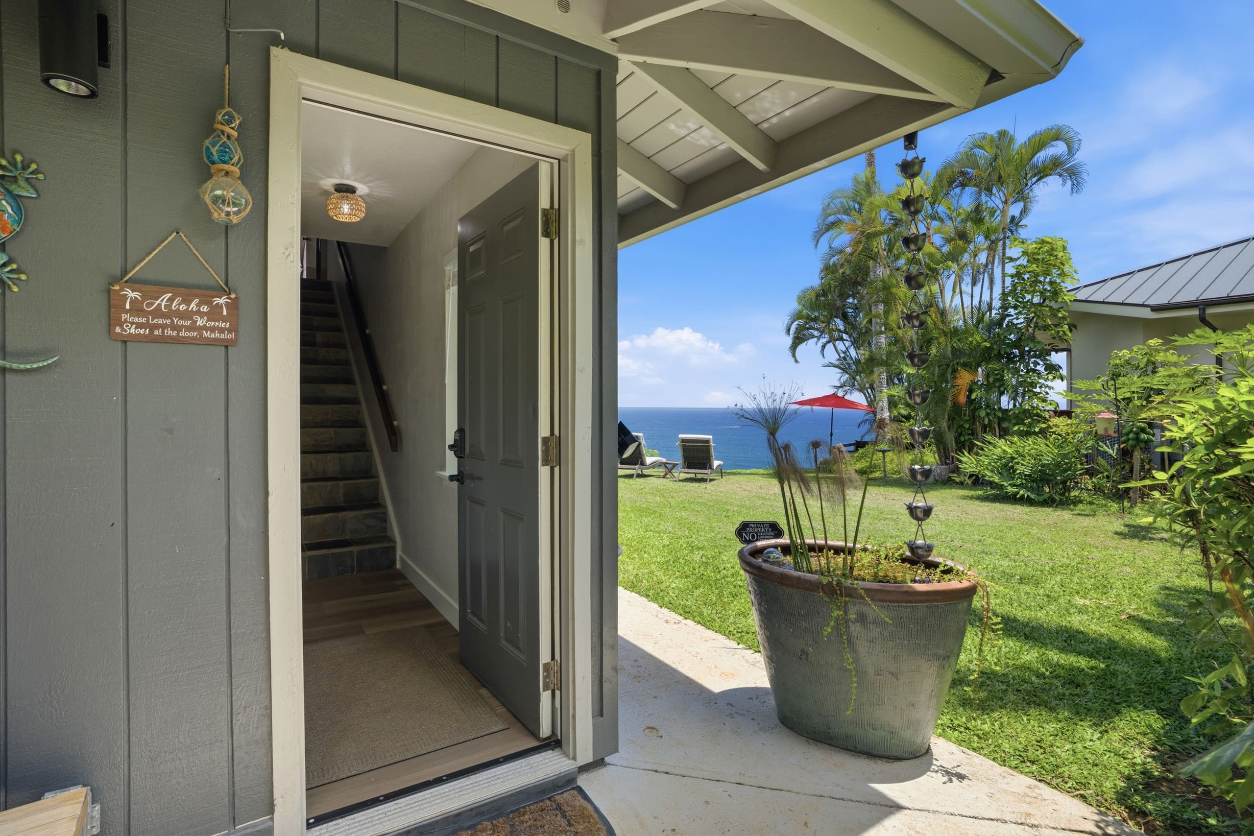 Couple's Kauai Cliffside Retreat with A/C - Image 31