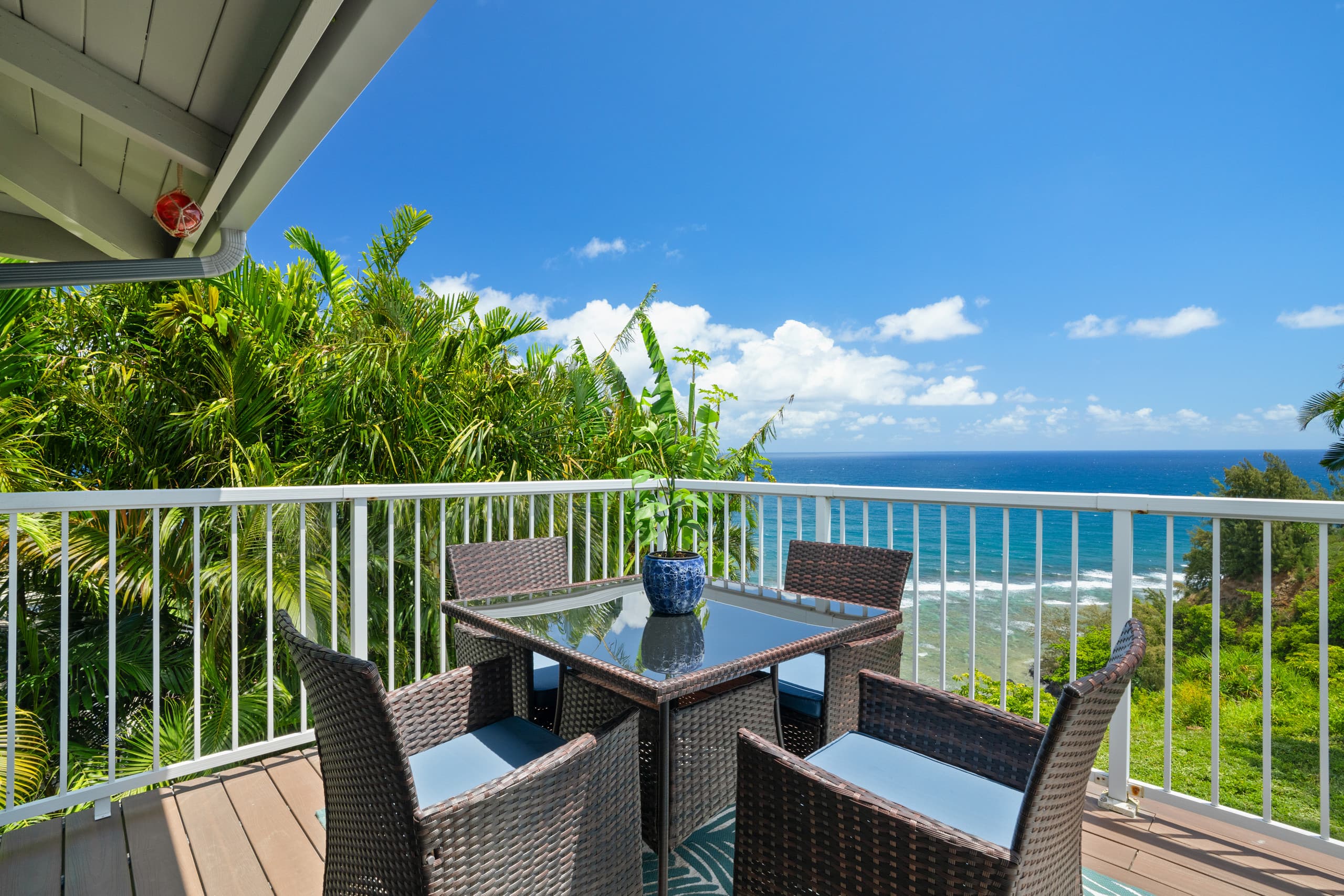 Couple's Kauai Cliffside Retreat with A/C - Image 26