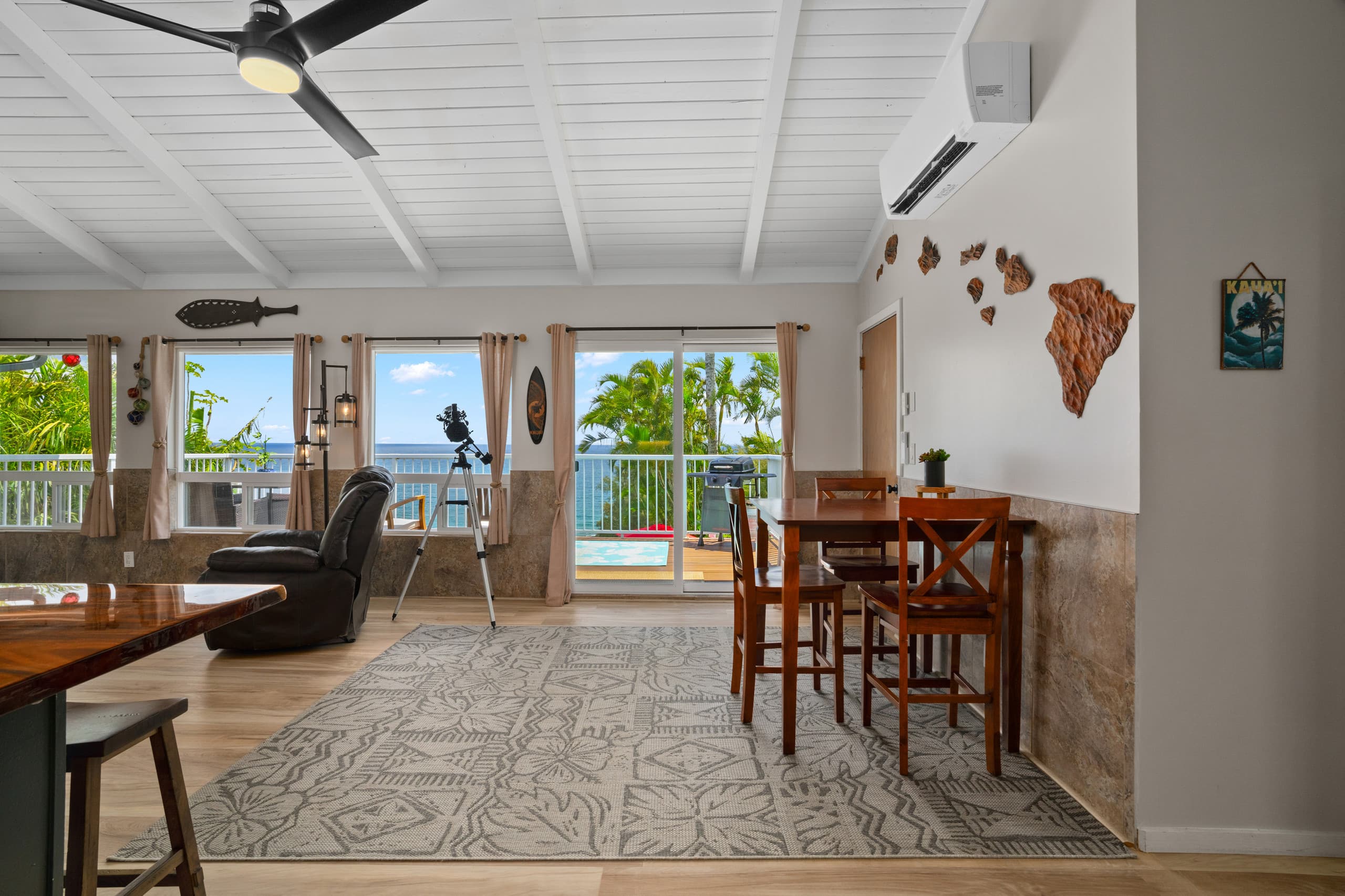 Couple's Kauai Cliffside Retreat with A/C - Image 16