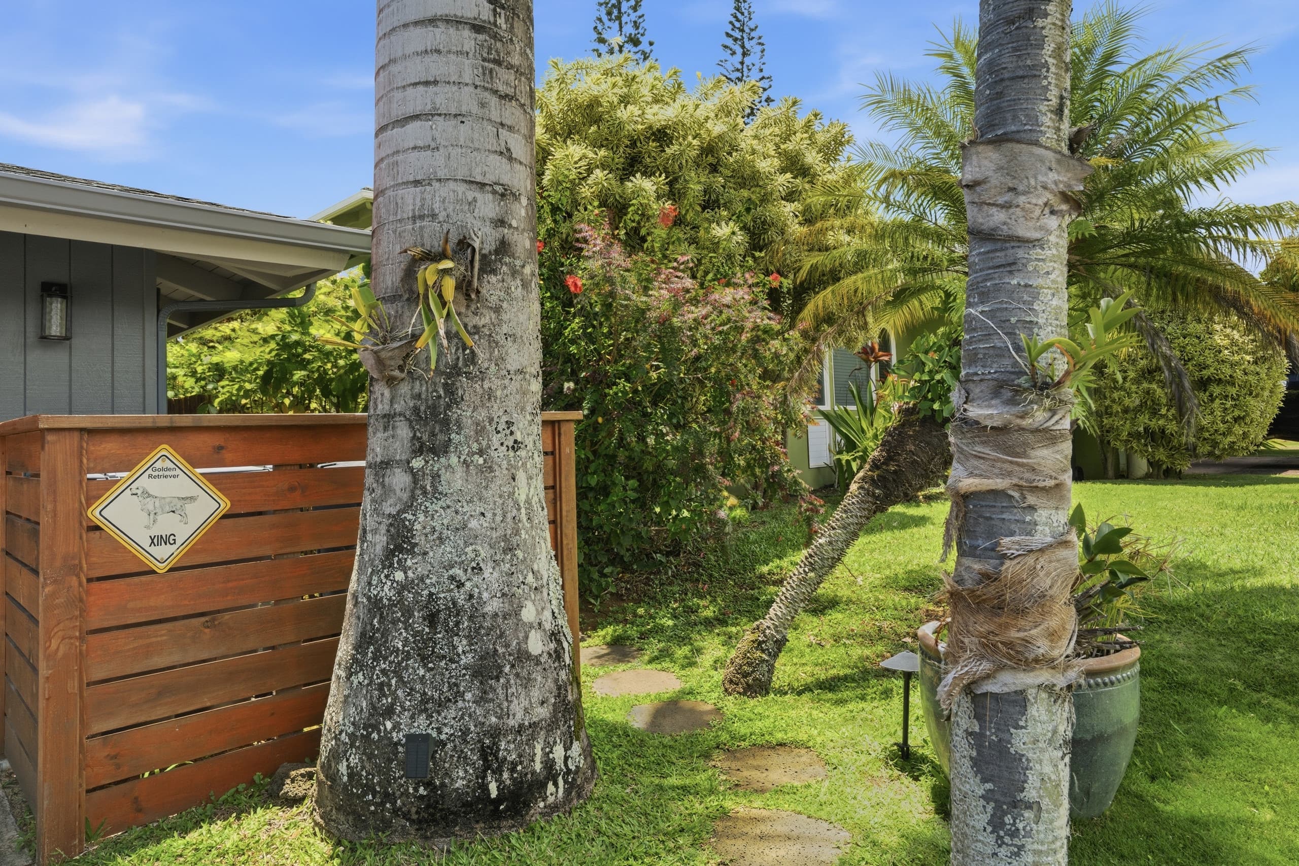 Couple's Kauai Cliffside Retreat with A/C - Image 30