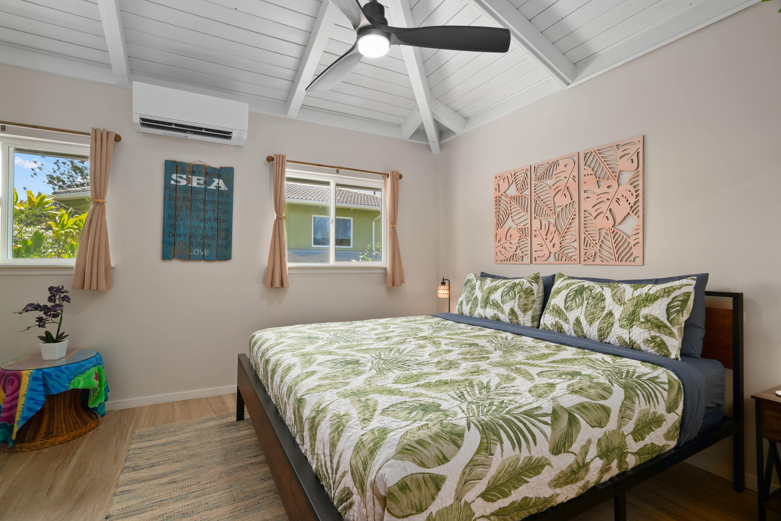 Couple's Kauai Cliffside Retreat with A/C - Image 19