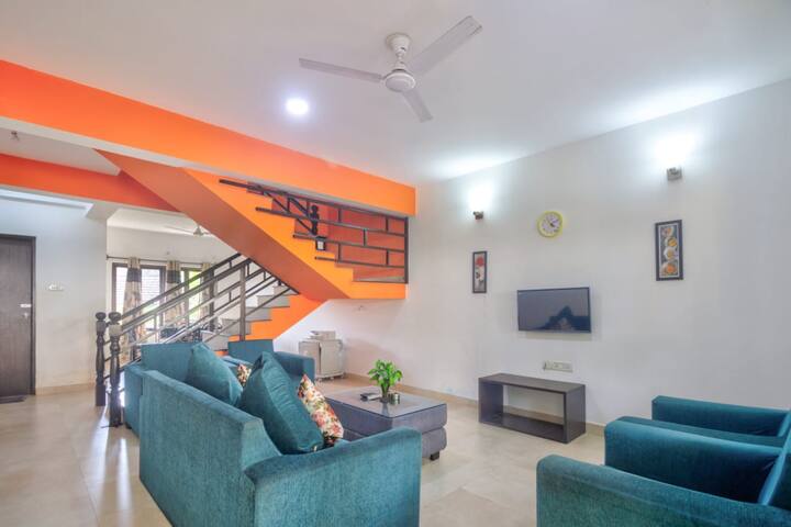 Living room image 7