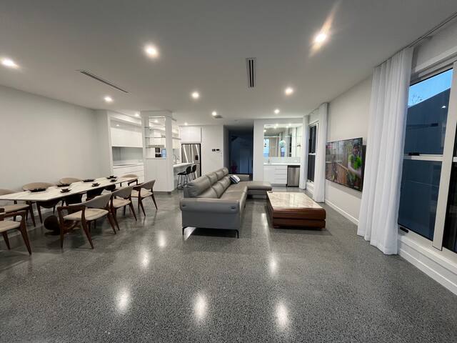 Manly Luxury gallery image 3