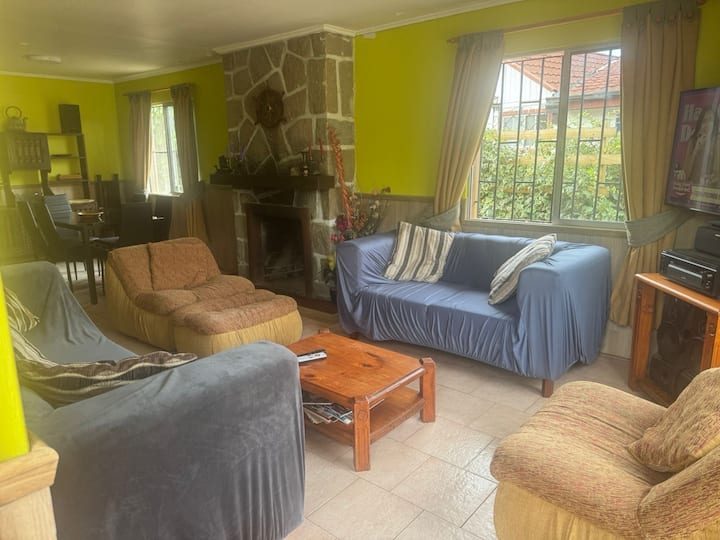 Linda Casa A Minutos De La Playa - El Quisco