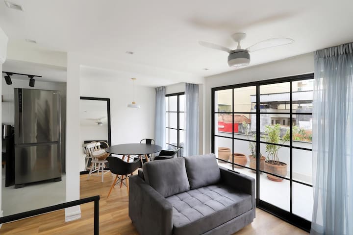 Casa charmosa em Botafogo, c/terraço e varanda