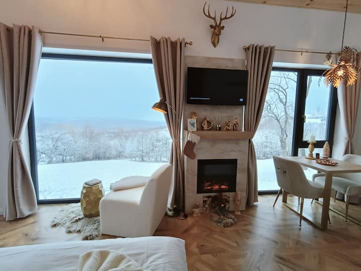 Doza De Verde Retreat&spa, Bran
Cabana Zare - 브란