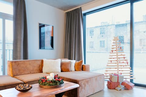 Modern Penthouse 3BR with 2Bath and AC-504