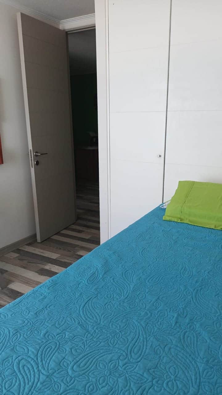 Соодветно на кревет за гнездење, вториот е помал и е под оној прикажан на фотографијата.