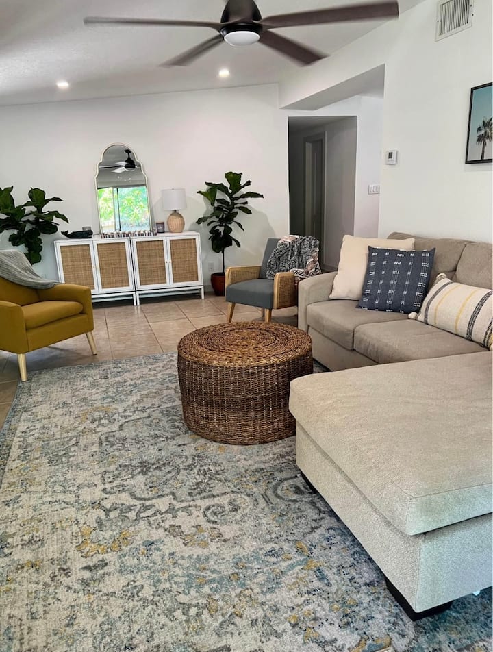 Styled & Clean! 1 - 1.5 Miles To 5th Ave & Beach! - ネープルズ, FL