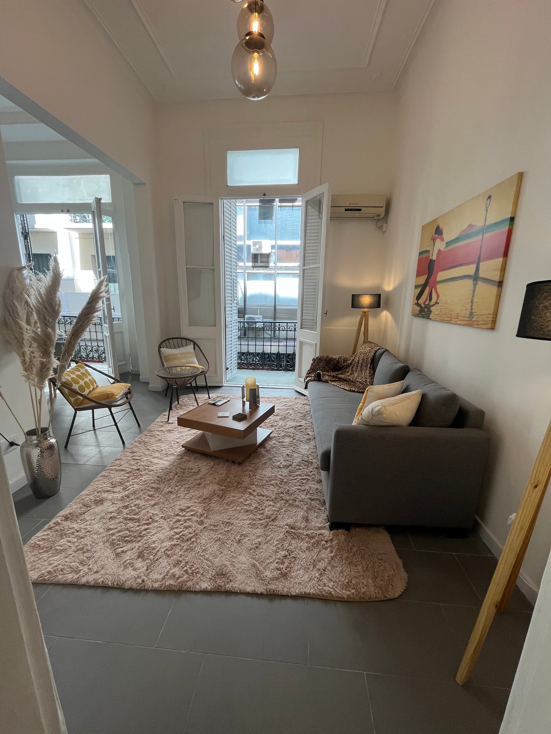 Apartamento reformado com 3 dormitórios em San Nicolás