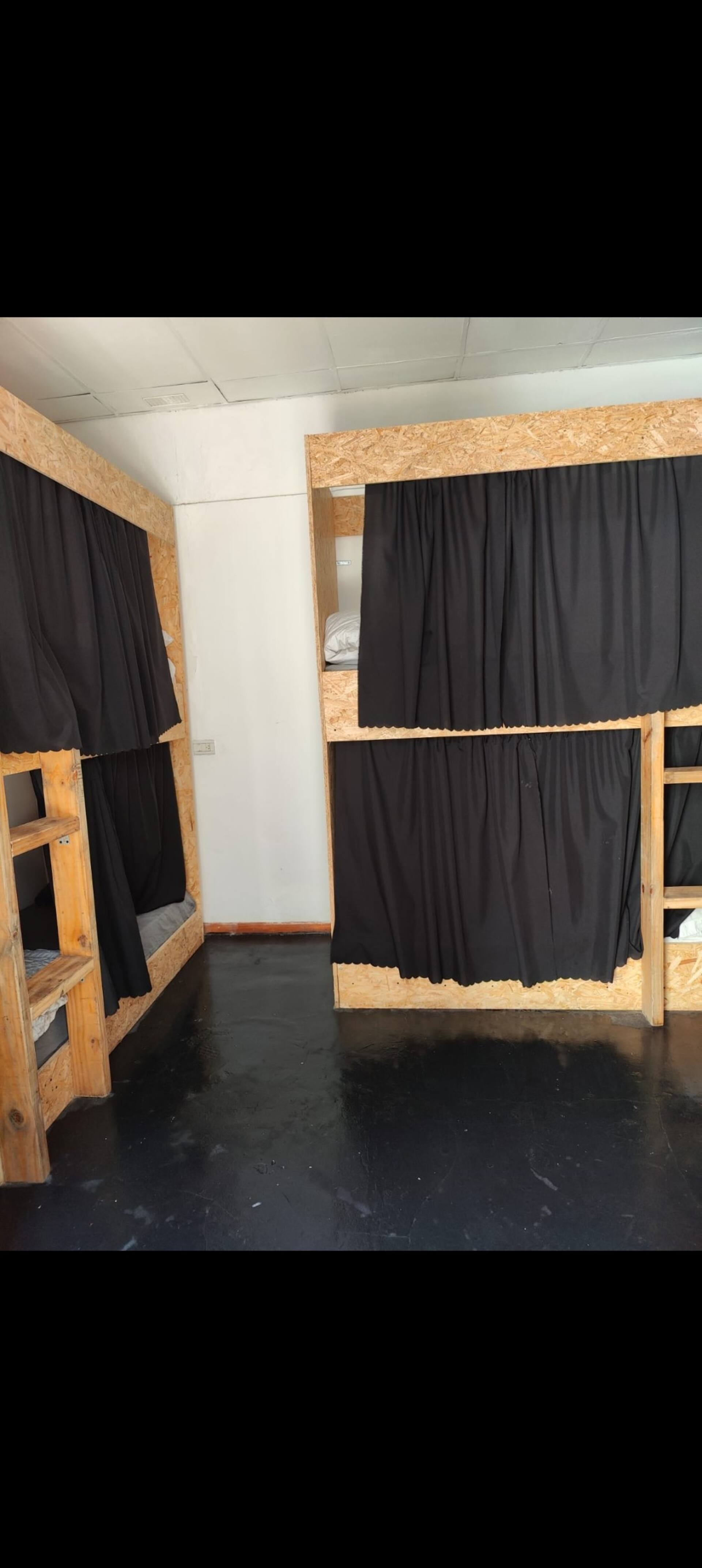 Mixed shared room bunk bed