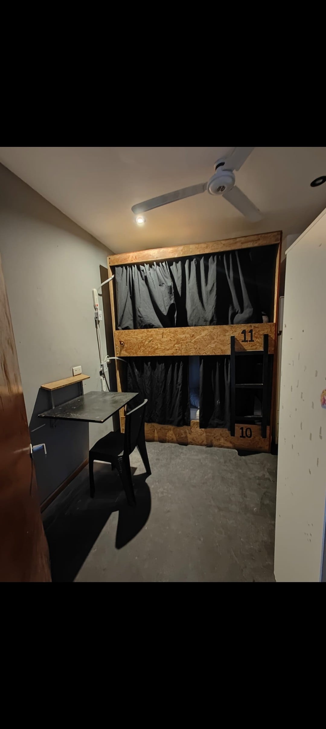 Cama em dormitório compartilhado para estudantes em Constitución