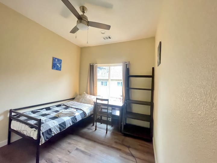 საძინებელი 1