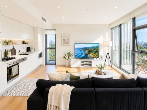 Charming 2BR APT W/ Parking/Pool Gym in Macquarie