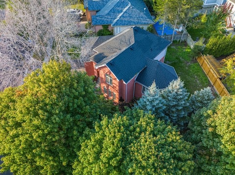 Dream Home Retreat Near Kingston