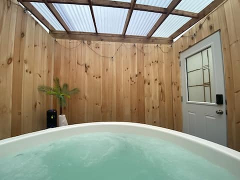 Bernice Mae's Ocean View and HotTub