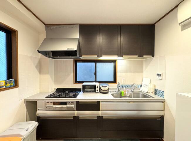 sun inn 空港直通　10名まで可能　浴室2個あり gallery image 4