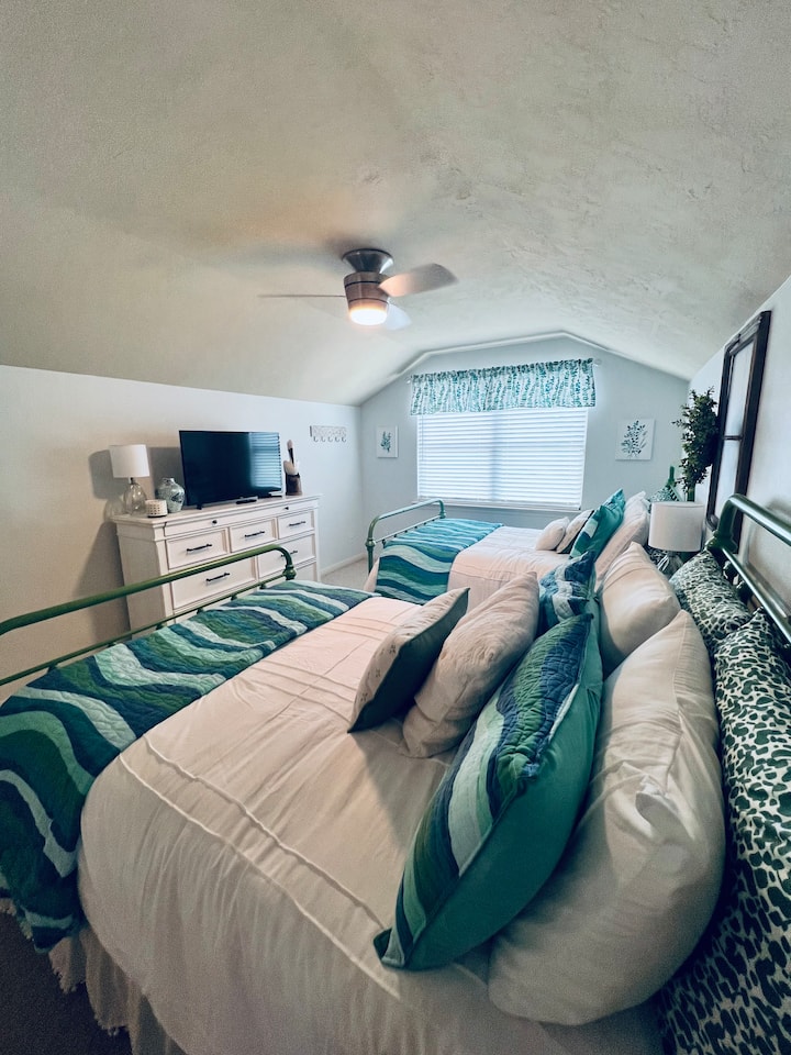 Il s'agit d'un loft ouvert sur l'étage principal 