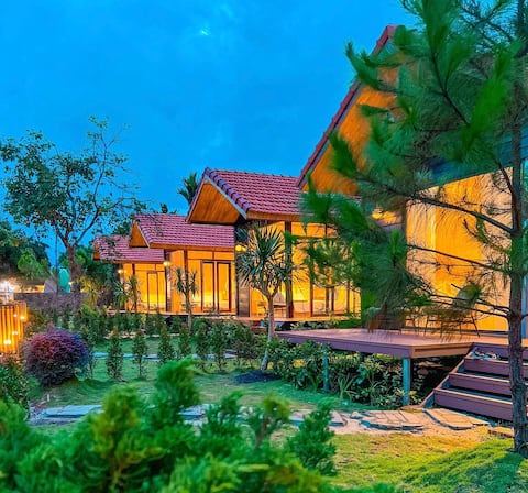 Lake View Bungalow – Nature Retreat
