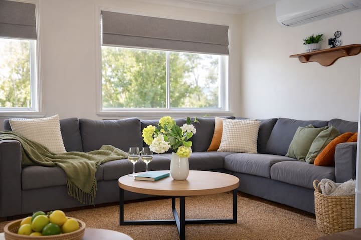 Absolute Waterfront | Sleeps 10 | Family Retreat - Central Coast