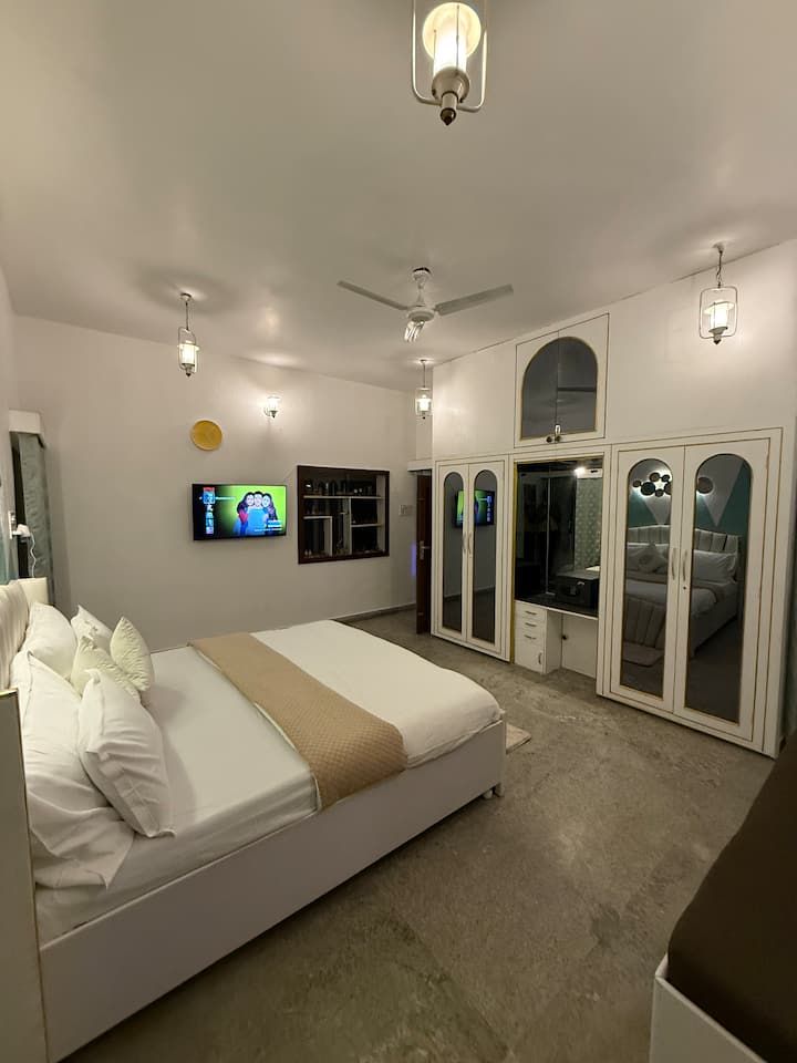 Schlafzimmer 1
