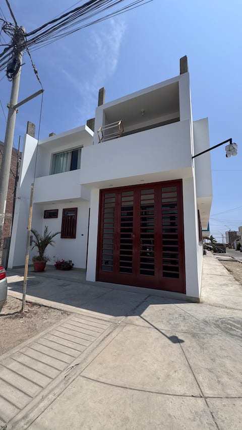 Casa Blanca in Pisco Playa