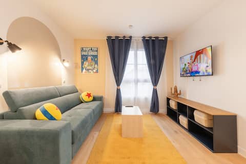 Popular Airbnb listing: Disneyland Paris 5 minutes away • Andy's Universe in Serris