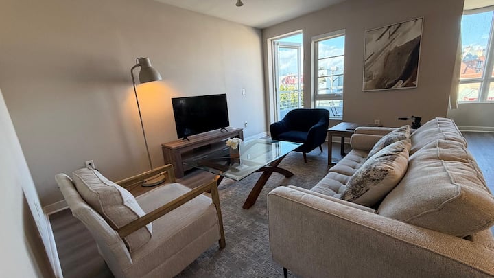Specious Miracle Mile 3bedroom W/pool - Beverly Hills, CA