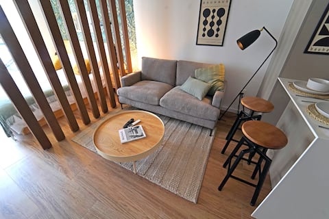 Top Airbnb: Mono, light, view and charm. in Montevideo