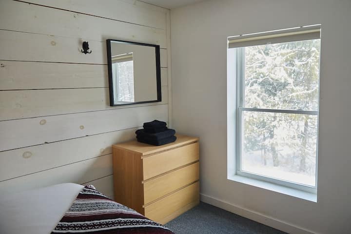 Designer comfort meets forest views. Every bedroom is equipped with premium mattresses for a deep mountain sleep.
