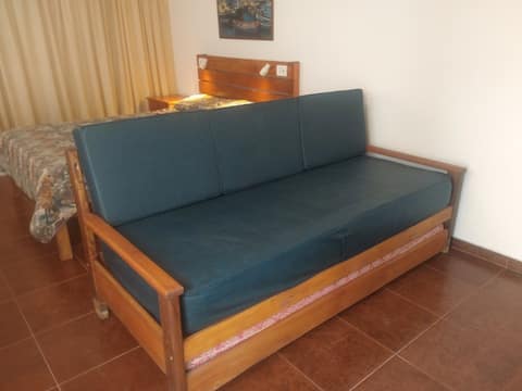 Anuncio de Airbnb popular: Impeccable studio apartment 1 block from the sea en Mar De Ajó