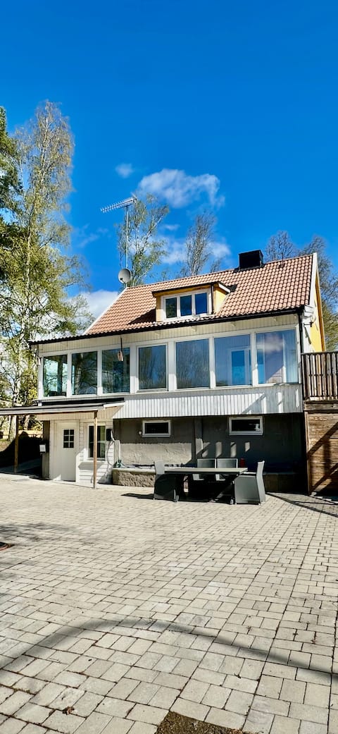 Large villa in Danderyd – Close to subway & golf course