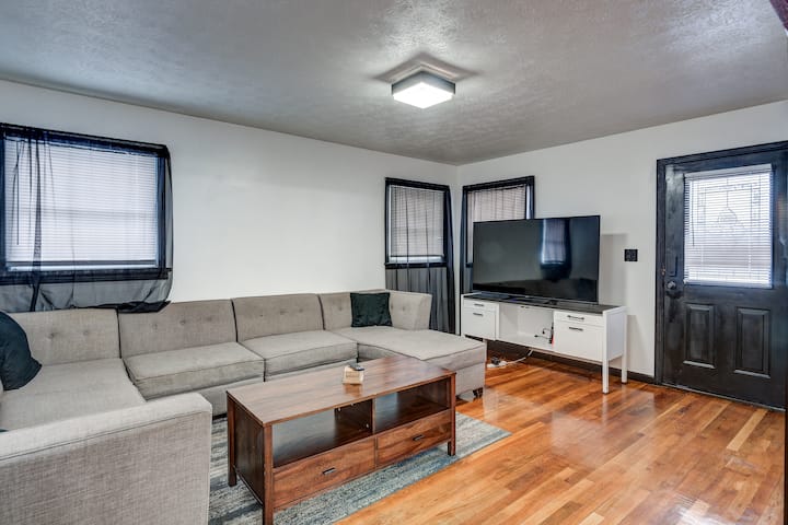 Centralized Modern Home In Johnson City - Johnson City, TN