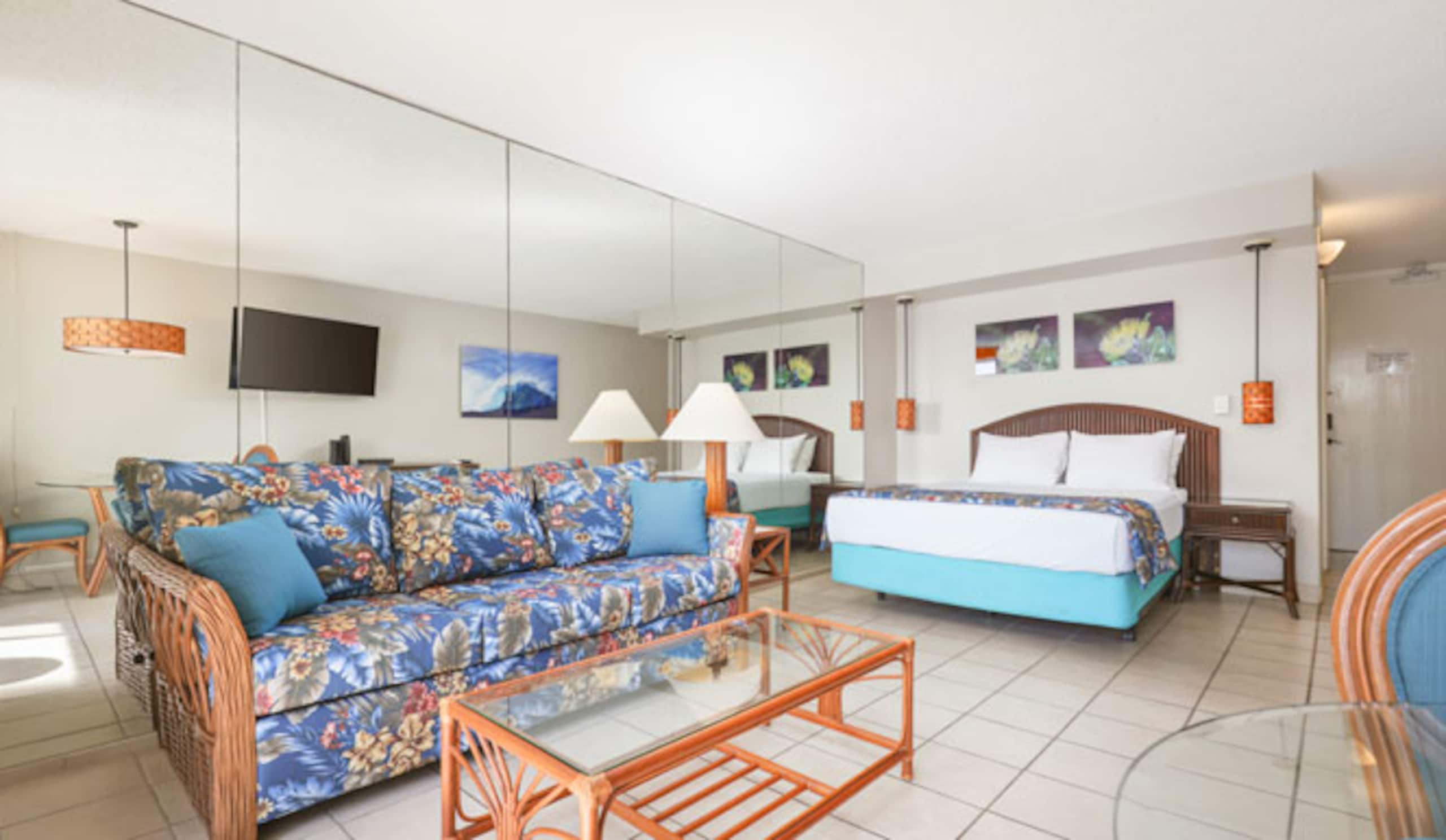 Hotel in Kailua-Kona · ★4.58 · Studio · 2 beds · 1 private bath - Image 8