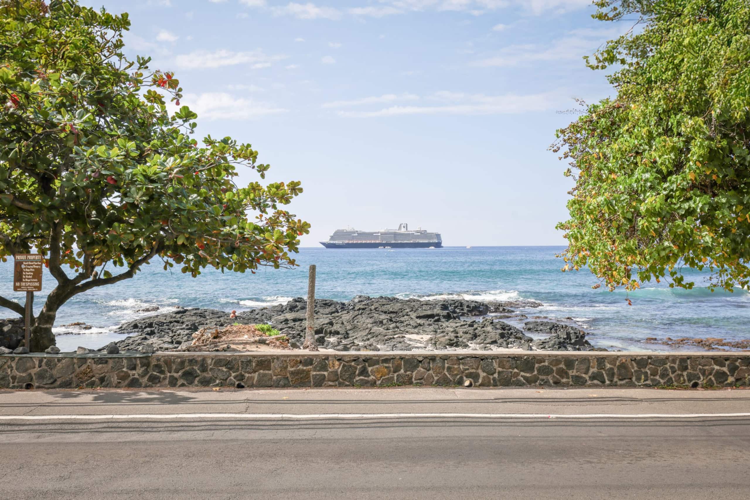 Hotel in Kailua-Kona · ★4.58 · Studio · 2 beds · 1 private bath - Image 14