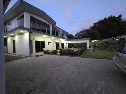 Casa Pura Vida