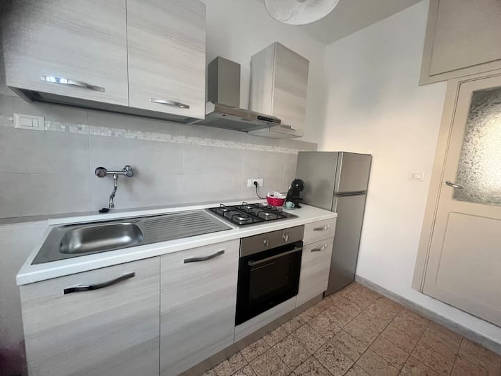 Lù & Giò's Two-room Apartment In Old Town Centre - Sanremo