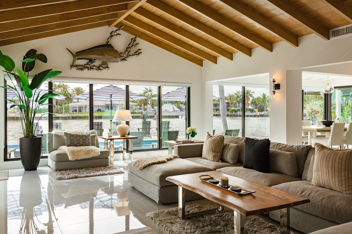 Top performing Airbnb: • Palm Pointe • 0.3 Miles to beach | Heated pool in Fort Lauderdale