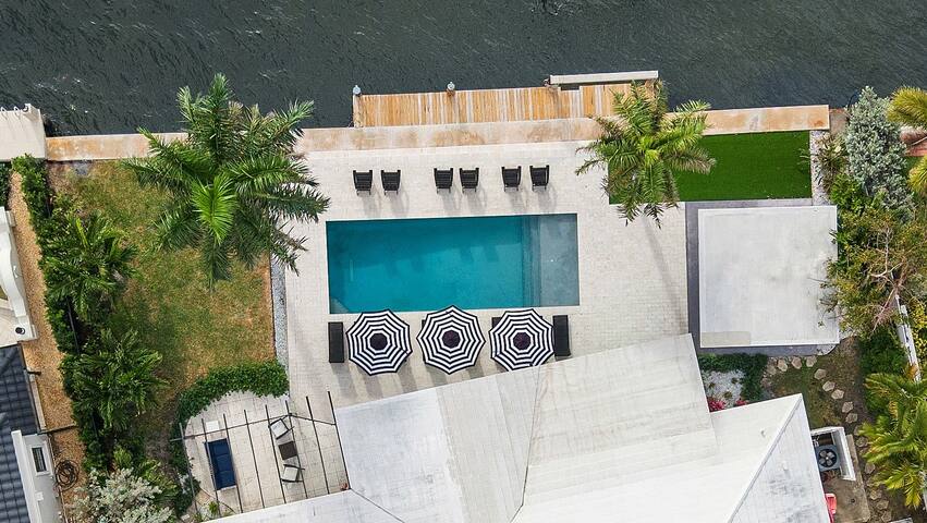 • Palm Pointe • 0.3 Miles to beach | Heated pool gallery image 4