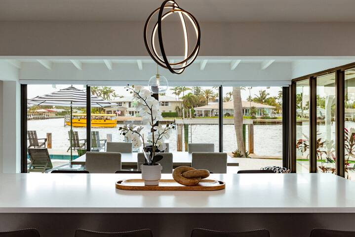 • Palm Pointe • 0.3 Miles to beach | Heated pool gallery image 2