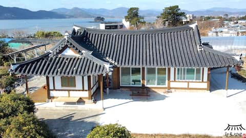 Suncheon/Yeosu Sunset in a beautiful yard, private pension, Cockle (barbecue, Hanok, Waon Beach, Wao