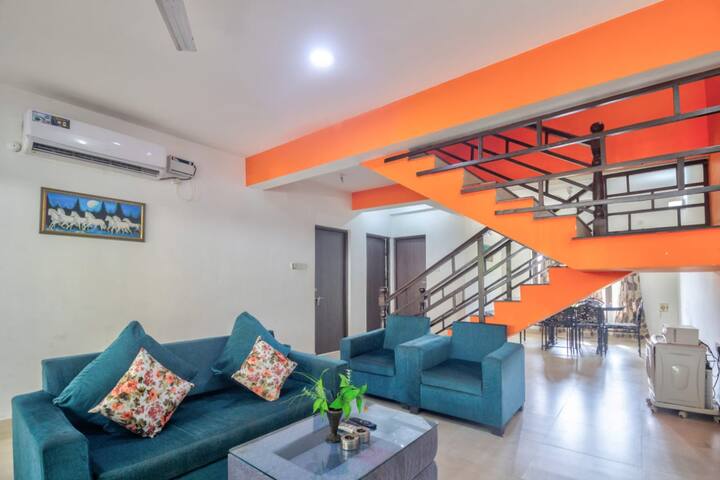 Living room image 5