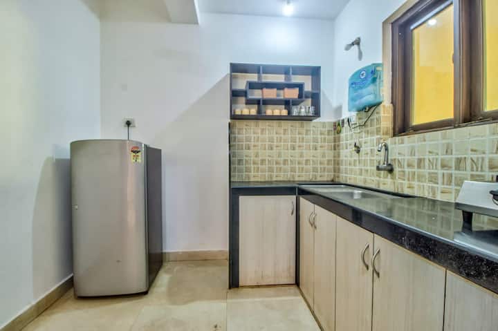 Full kitchen image 1