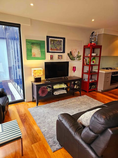 Top performing Airbnb: Pier View Apartment (Geelong City) in Geelong