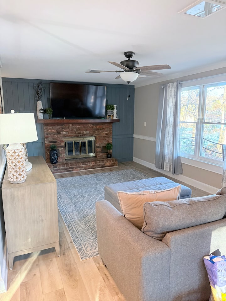 2nd living room in lower level. Smart tv.
