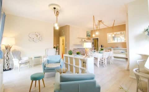 [Forte dei Marmi Retreat] Near the Sea