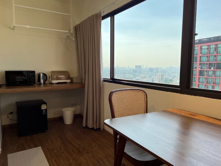 Newly Renovated Room – A Step To Bts Ari Station - 방콕