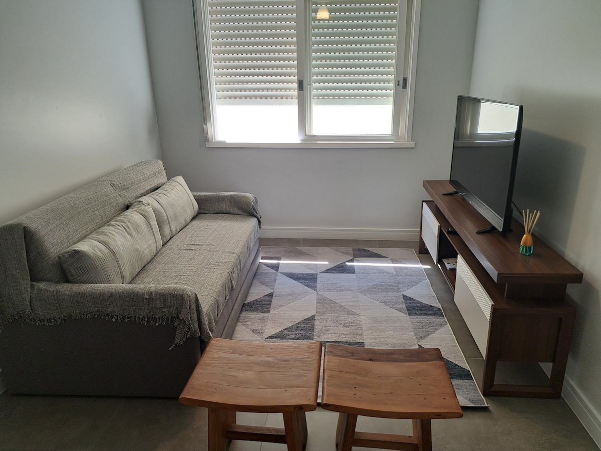 Მისაღები ოთახი გასაშლელი დივნით