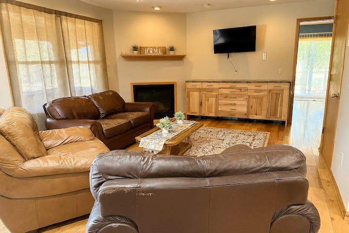 Hot Tub! Beach Pass, Golfing, Kayaking, Hiking! - Caberfae Peaks, MI